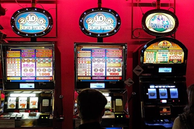 初めてスロットをプレイする人が陥りがちな8つの失敗例 - casino slot players mistakes